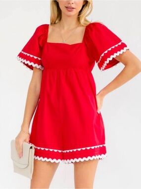 Day & Moon WOMEN'S SHORT SLEEVE SQUARE NECK SMOCK TRIM DETAILED ROMPER